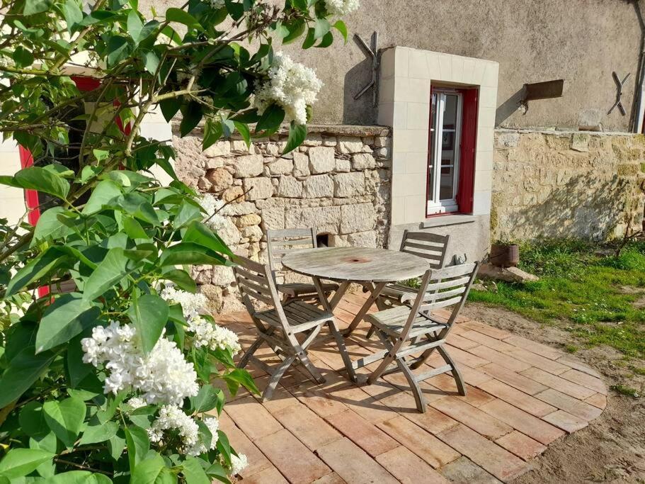 Gite En Bord De Loire Blaison-Saint-Sulpice Exterior photo